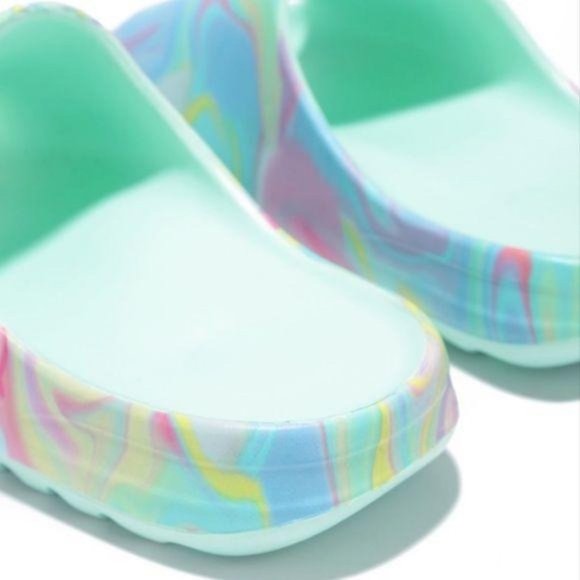 Lounge Slide Sandals in Swirl Mint - Picture 4 of 4